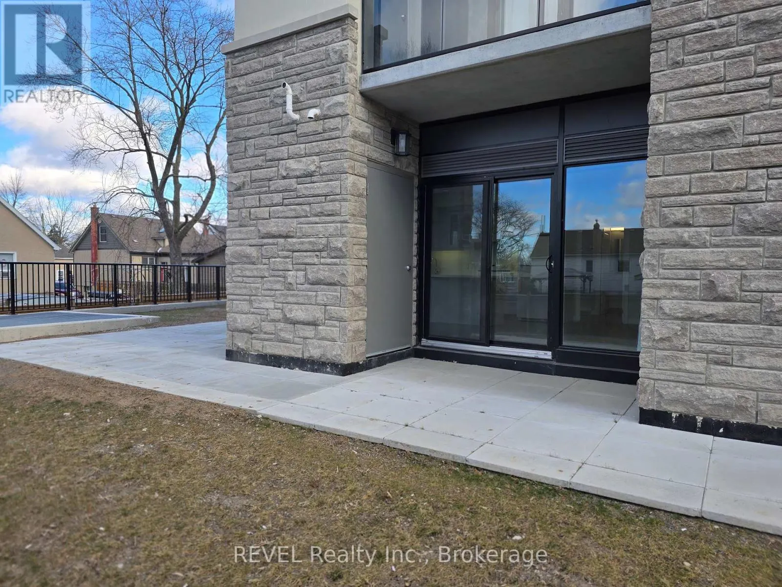 140 - 50 HERRICK AVENUE #140