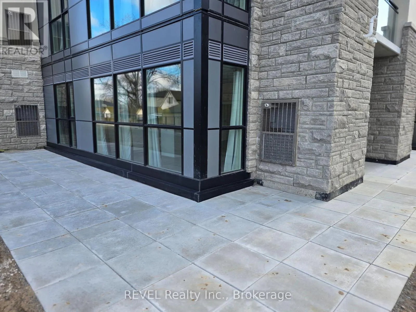 140 - 50 HERRICK AVENUE #140