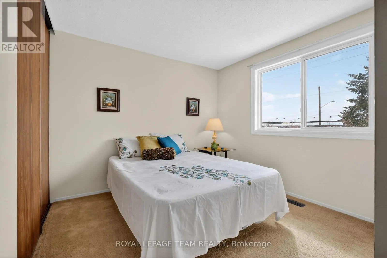 97 HUNTSMAN CRESCENT