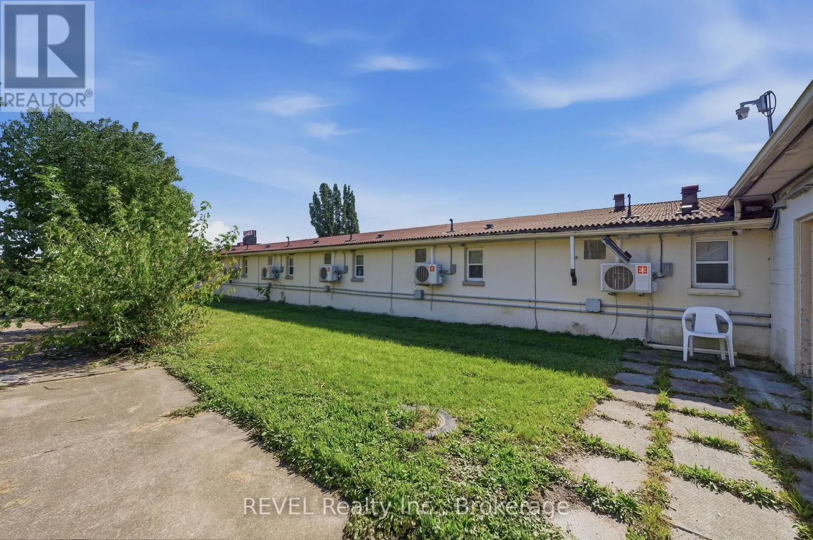 215 GARRISON ROAD