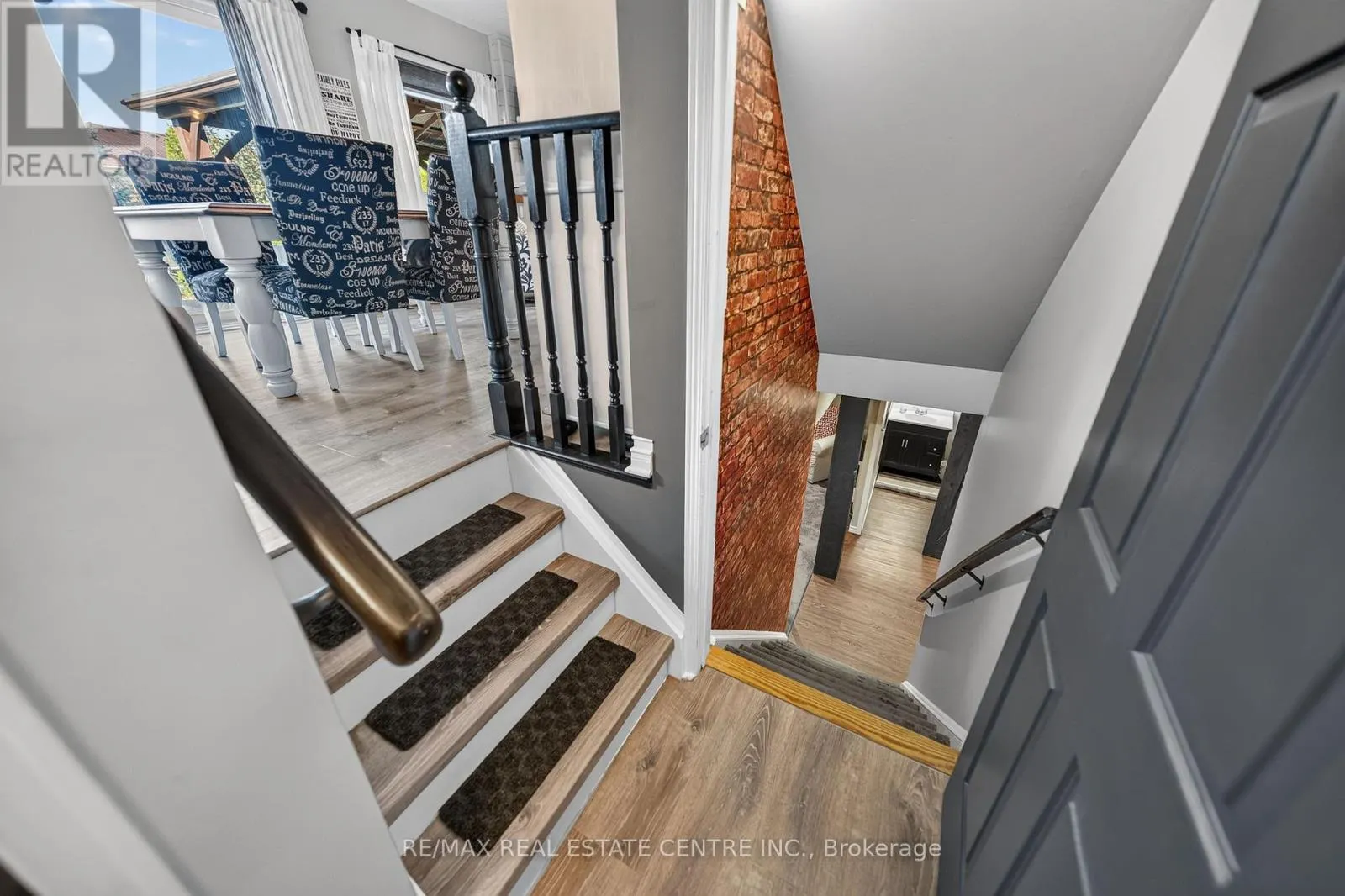 6 MATHEWS COURT