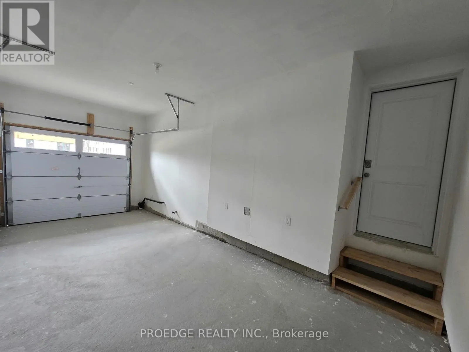 138 PERIWINKLE CRESCENT