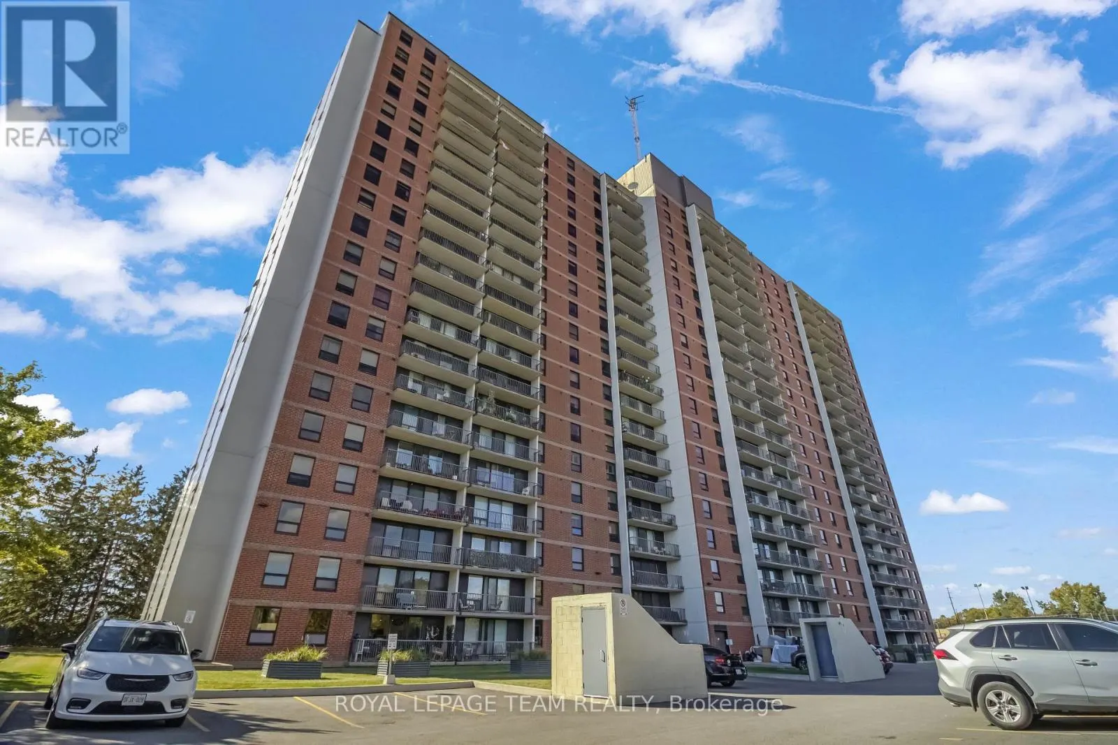 1804 - 665 BATHGATE DRIVE