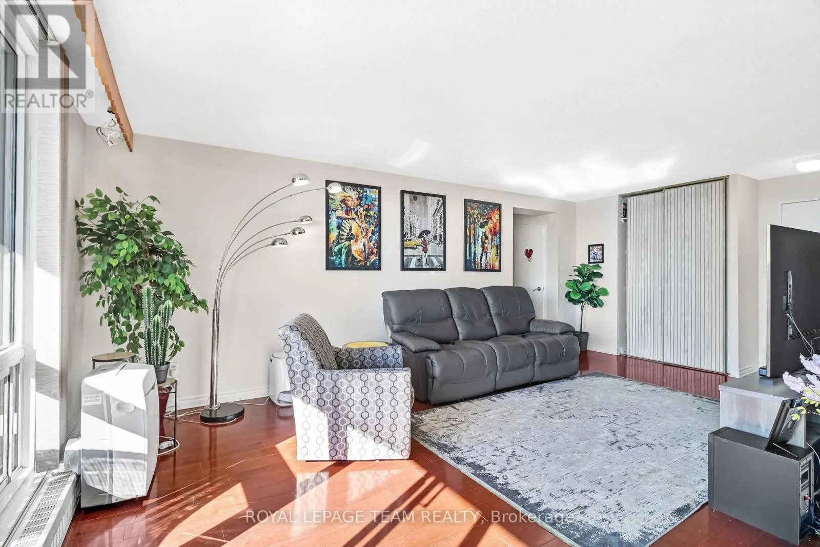 1804 - 665 BATHGATE DRIVE