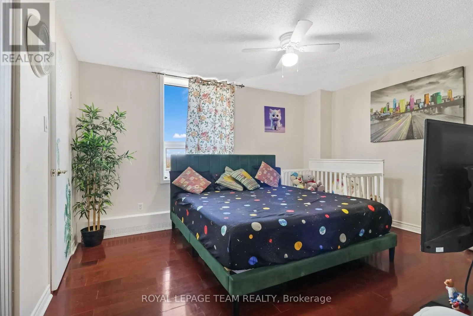 1804 - 665 BATHGATE DRIVE