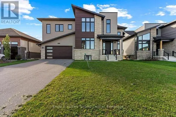 125 STONELEIGH DRIVE