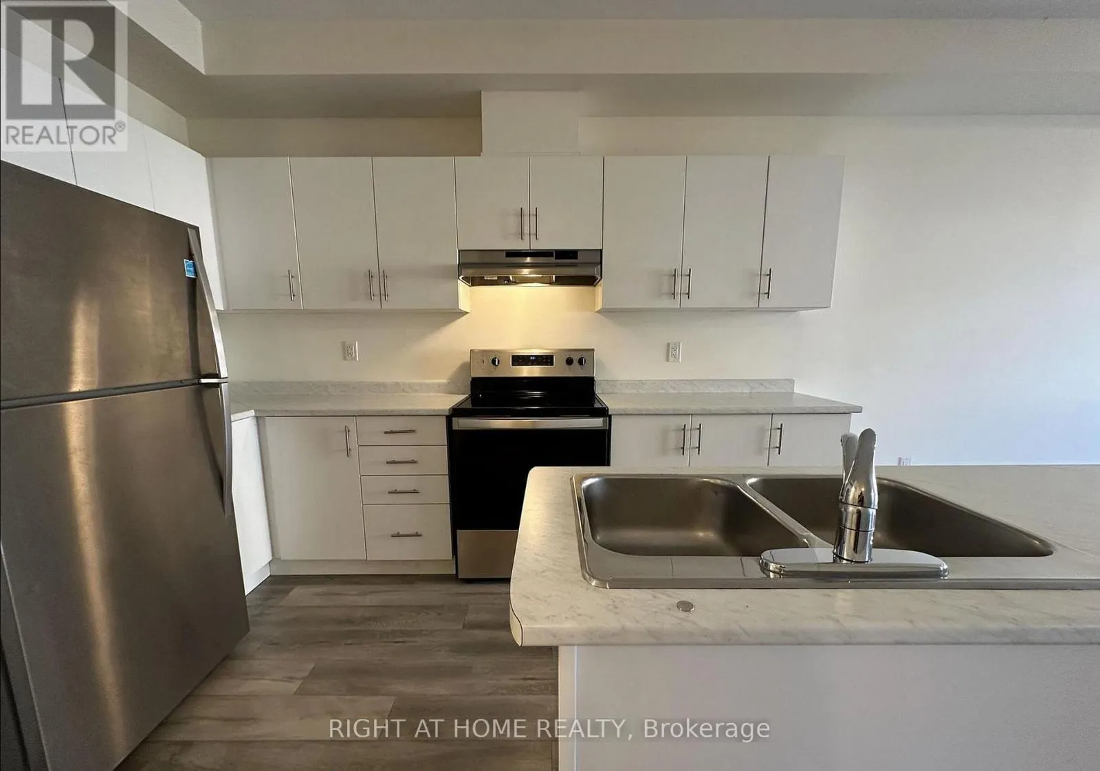 22 - 40 ZINFANDEL DRIVE