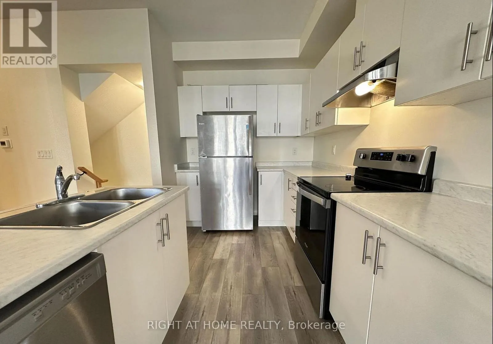 22 - 40 ZINFANDEL DRIVE