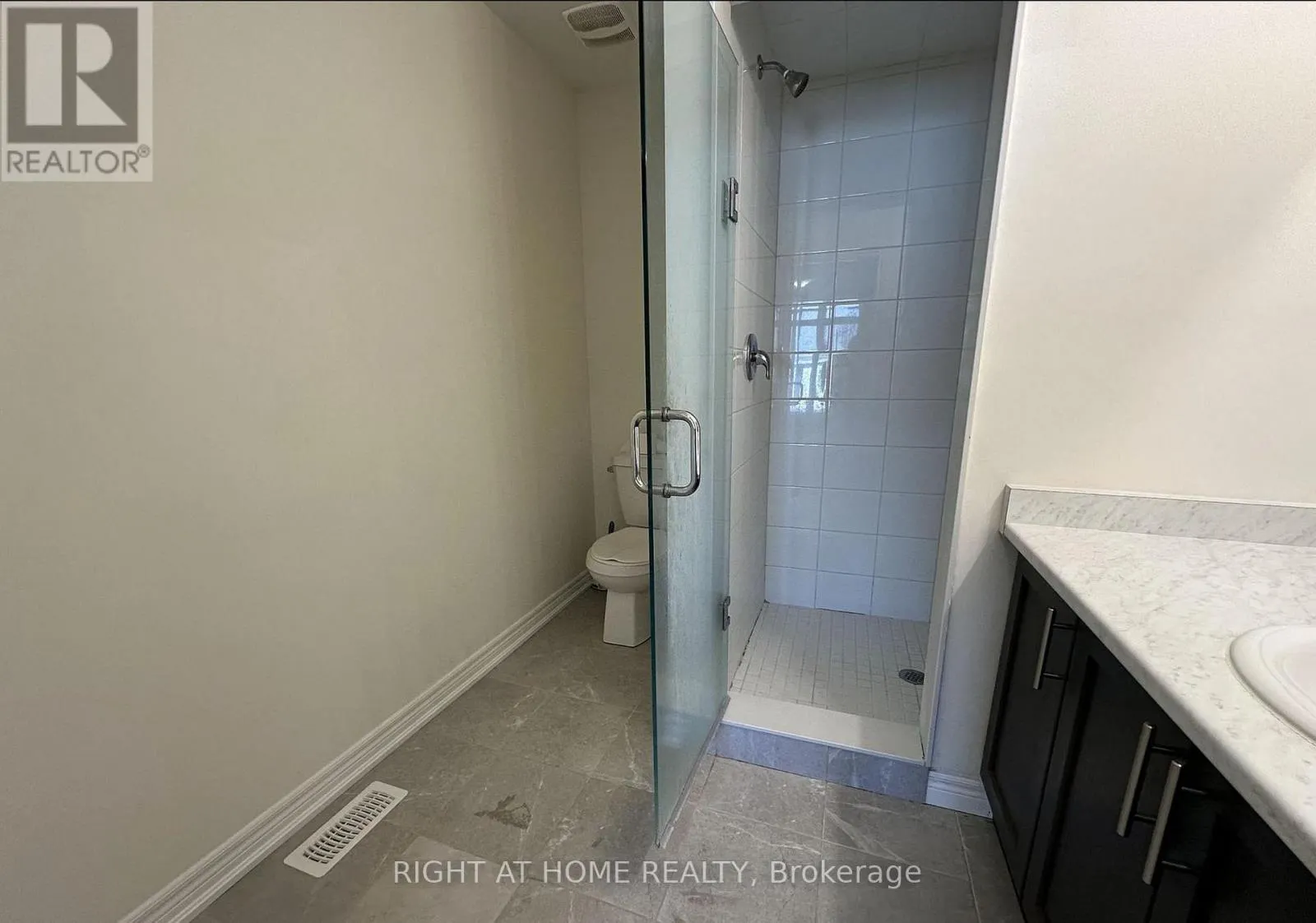 22 - 40 ZINFANDEL DRIVE
