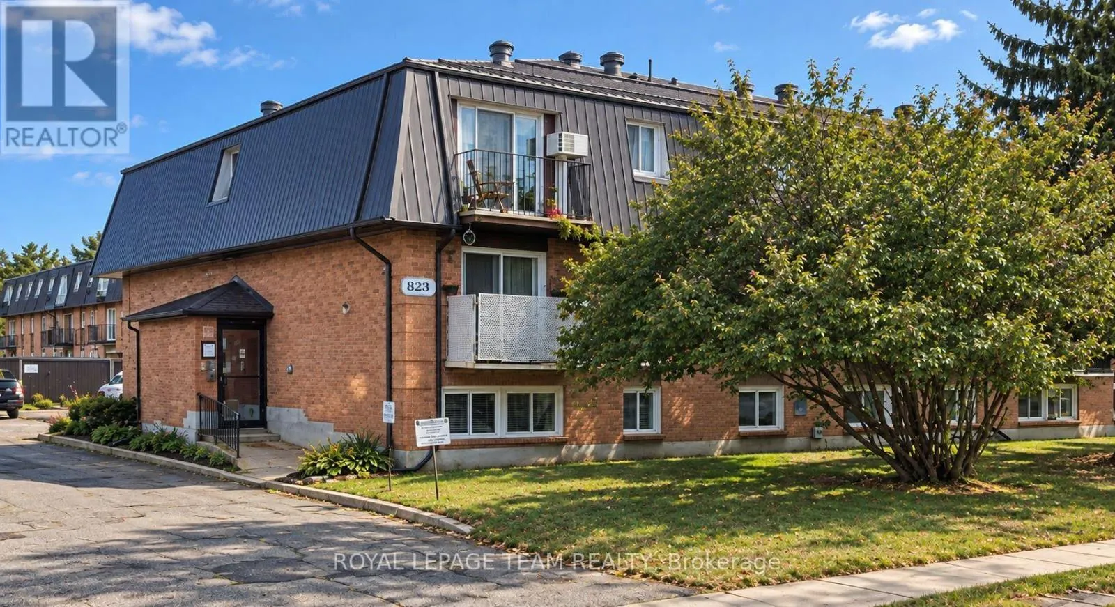 1 - 825 MACODRUM DRIVE