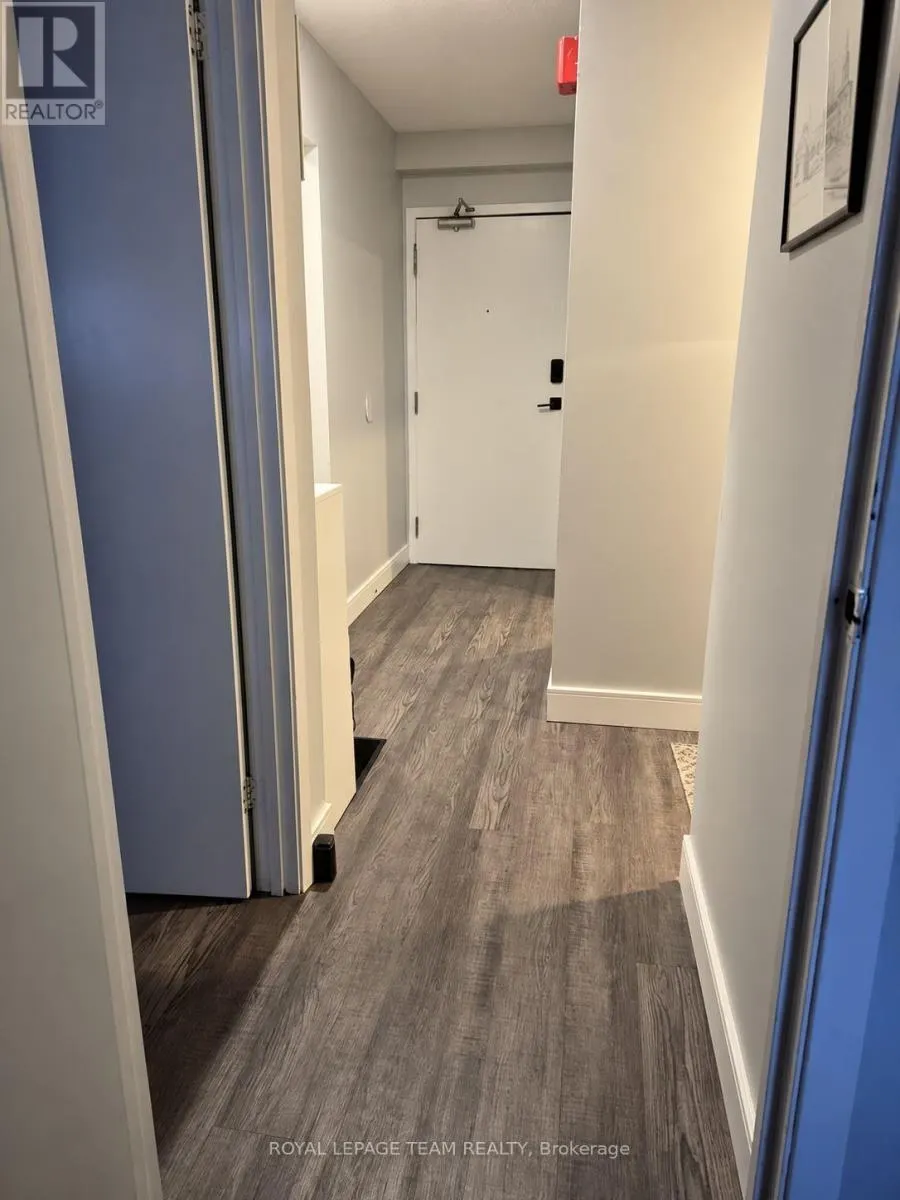 1 - 825 MACODRUM DRIVE
