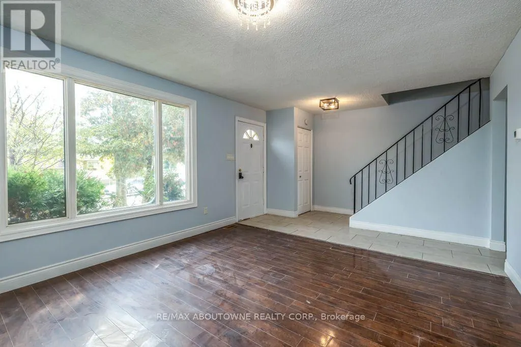 4 GLAMIS COURT