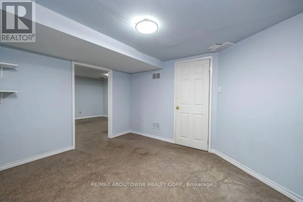 4 GLAMIS COURT