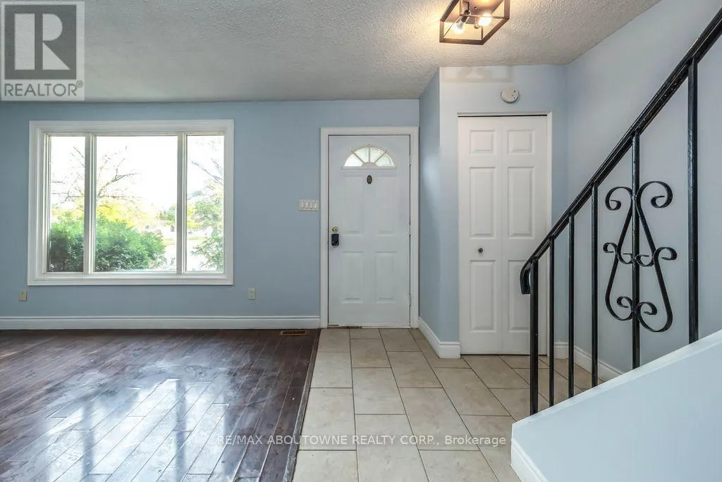 4 GLAMIS COURT