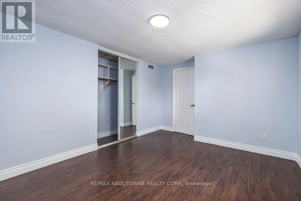 4 GLAMIS COURT