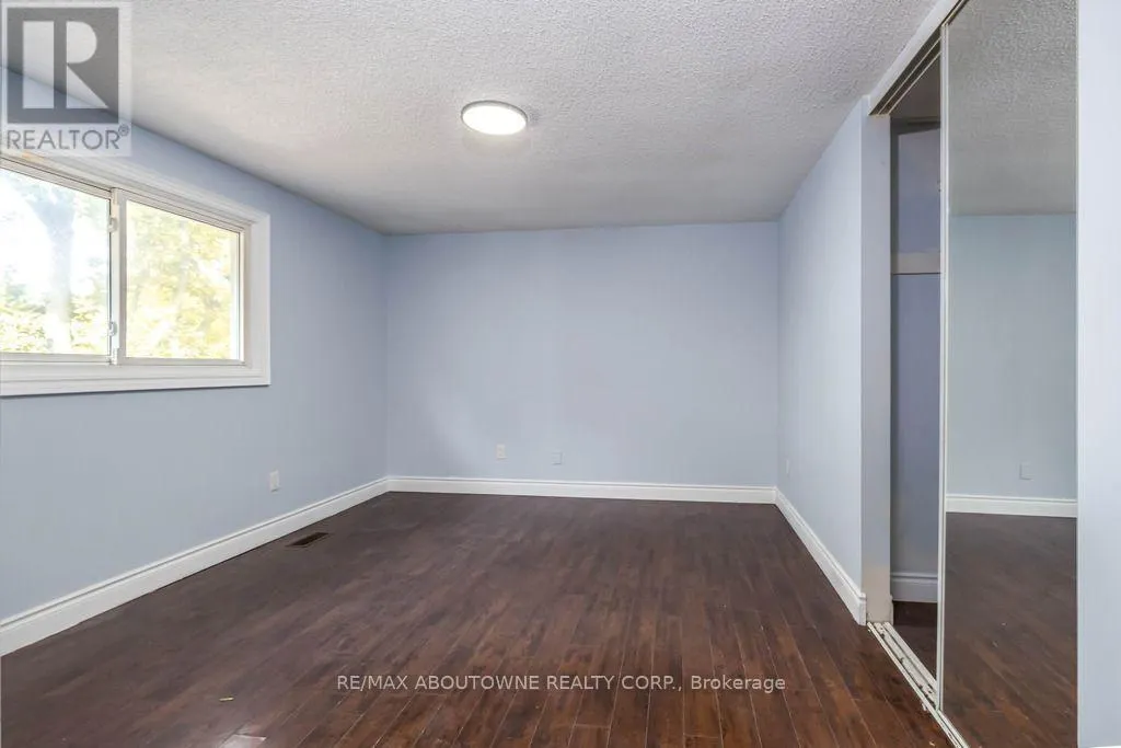 4 GLAMIS COURT
