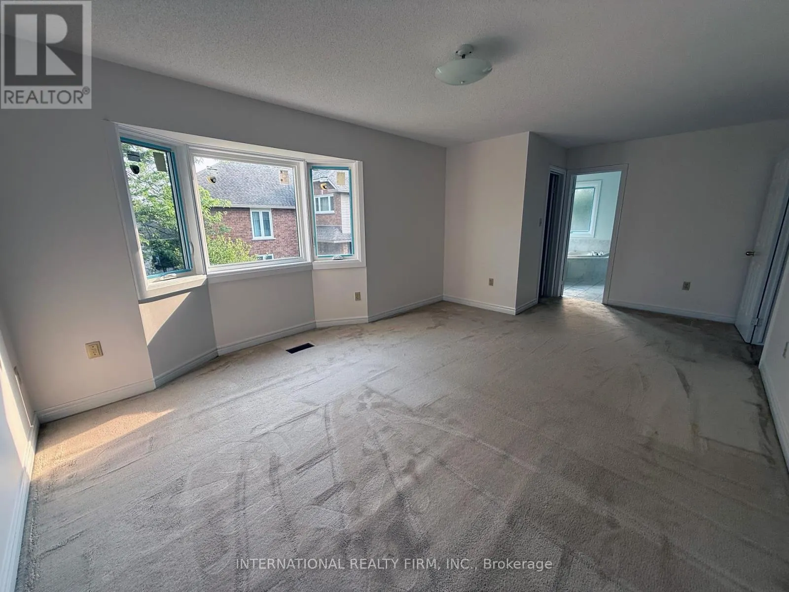 43 FALCONRIDGE DRIVE