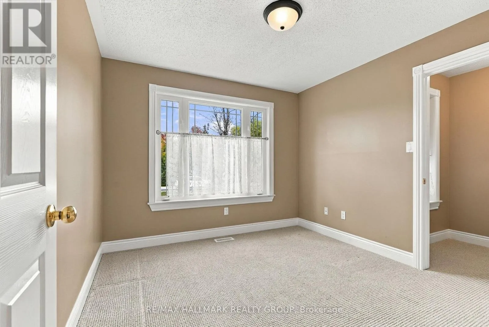 12 RED OAK DRIVE
