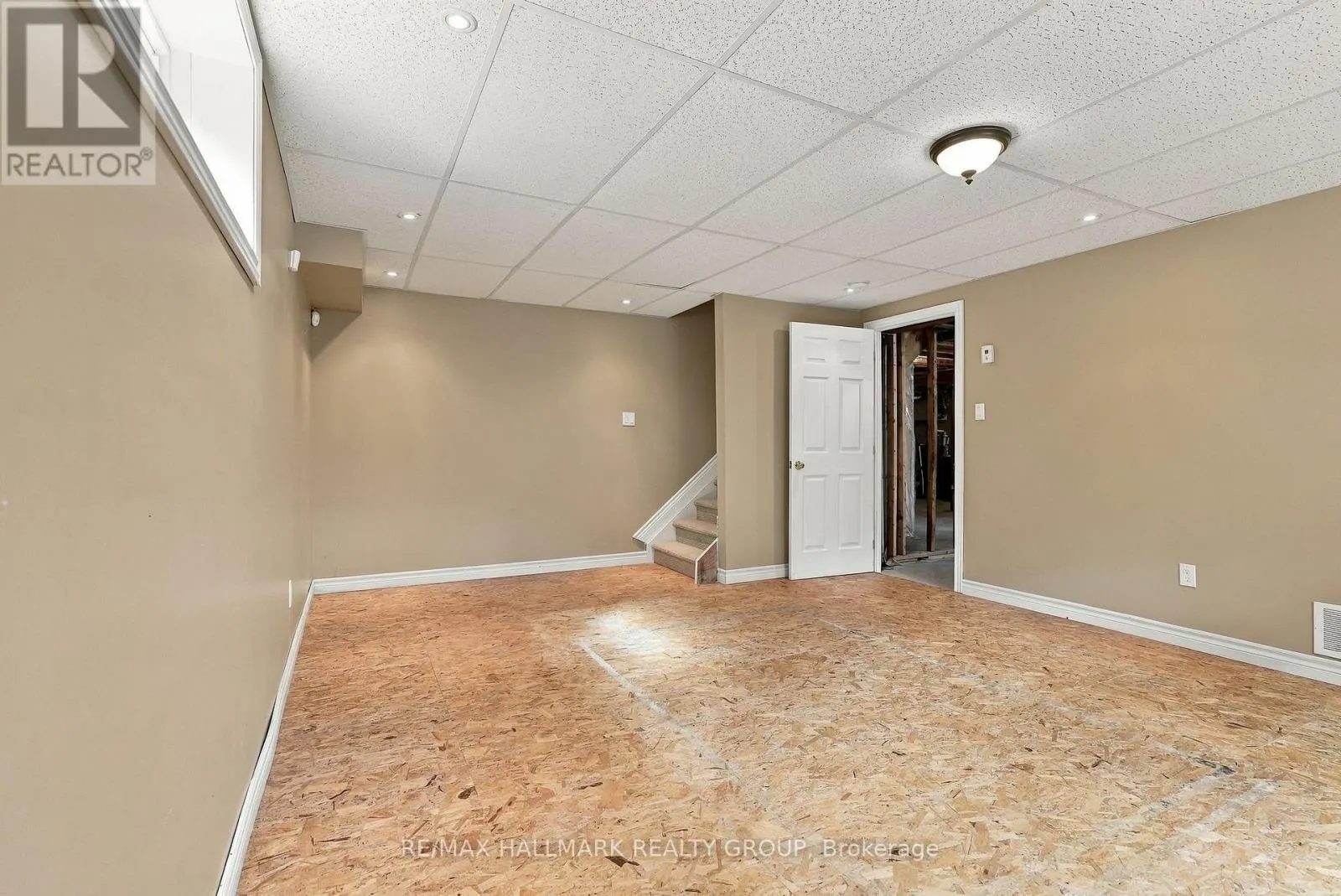 12 RED OAK DRIVE