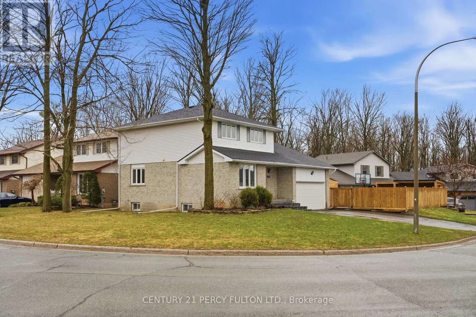 1853 MAPLERIDGE DRIVE