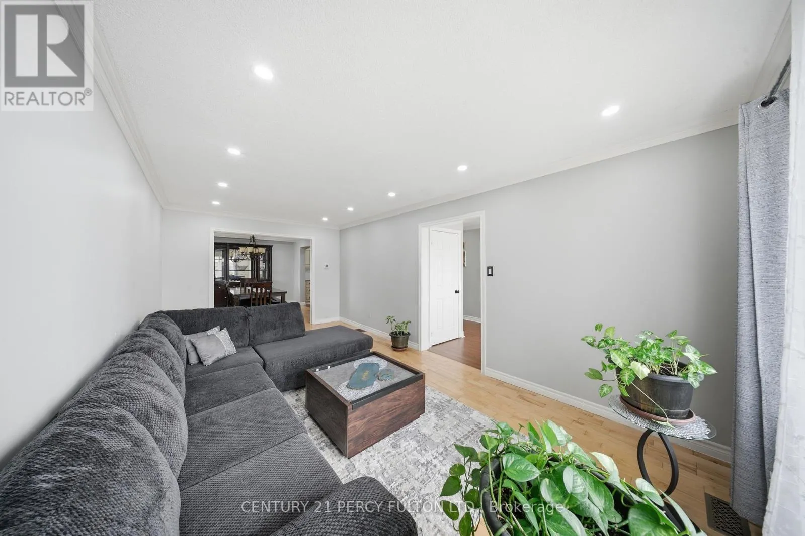 1853 MAPLERIDGE DRIVE