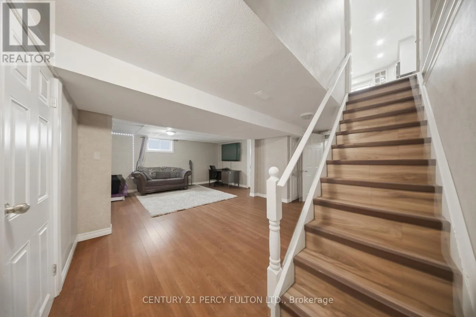 1853 MAPLERIDGE DRIVE
