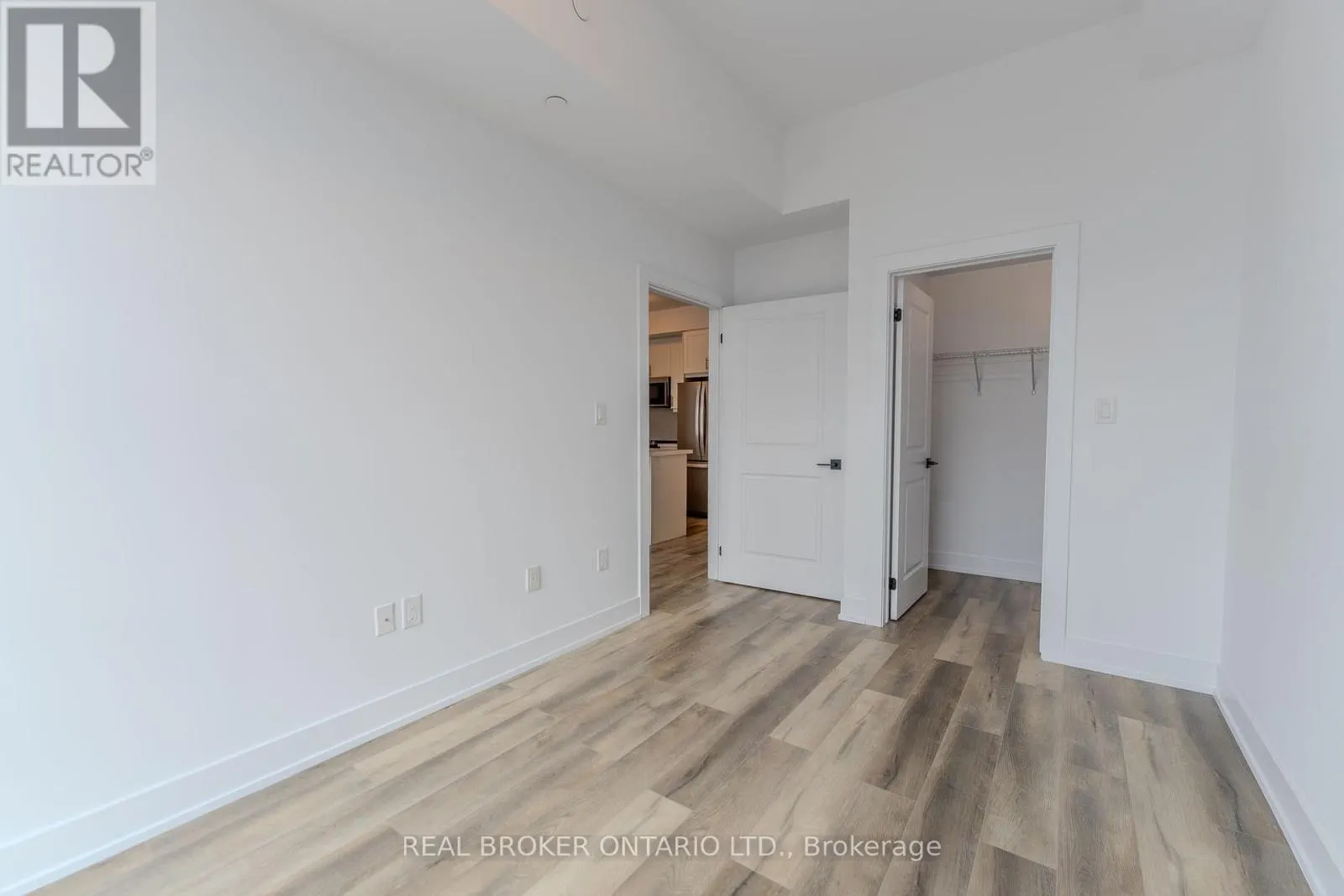 1213 - 470 DUNDAS STREET E