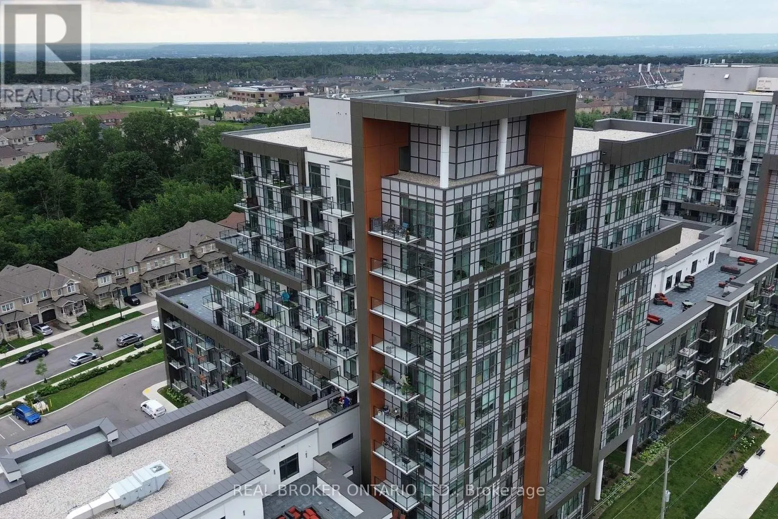 1213 - 470 DUNDAS STREET E