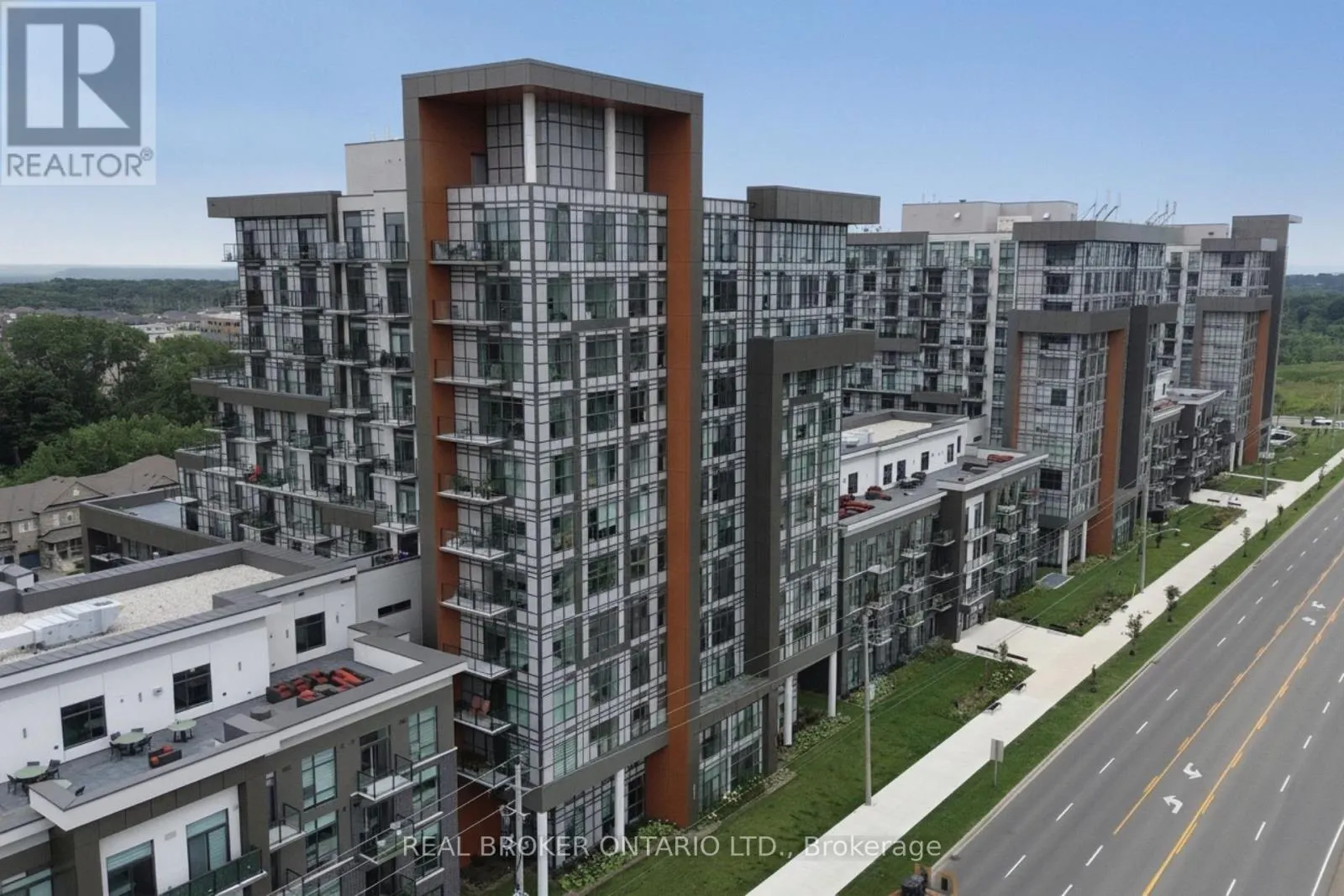 1213 - 470 DUNDAS STREET E