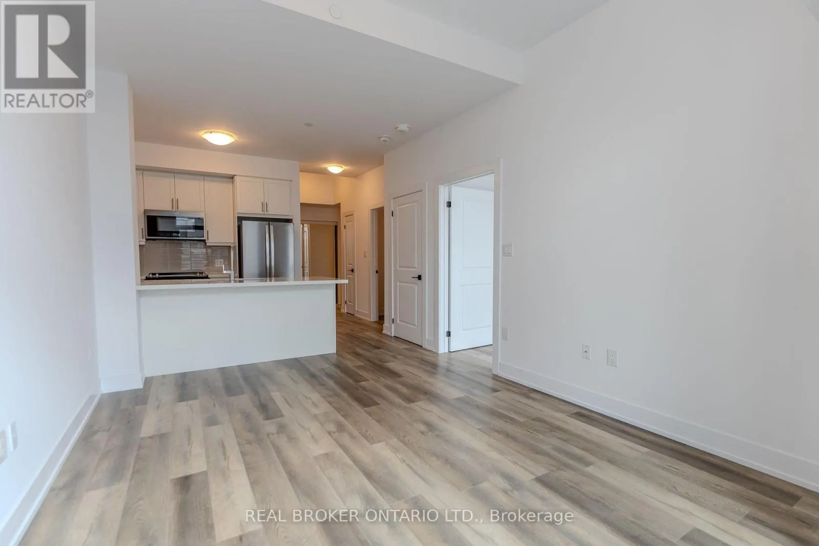 1213 - 470 DUNDAS STREET E
