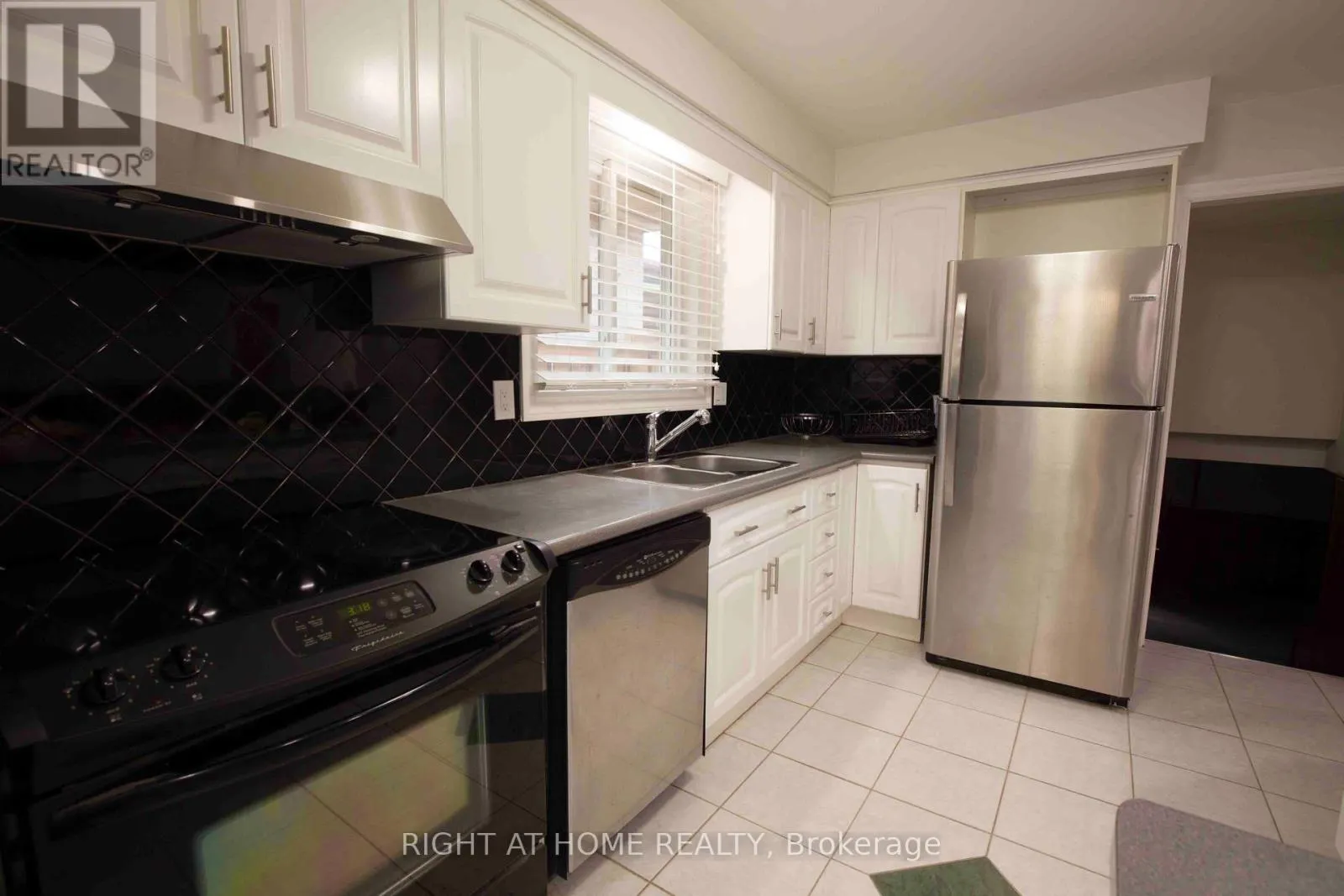 333 REXFORD DRIVE