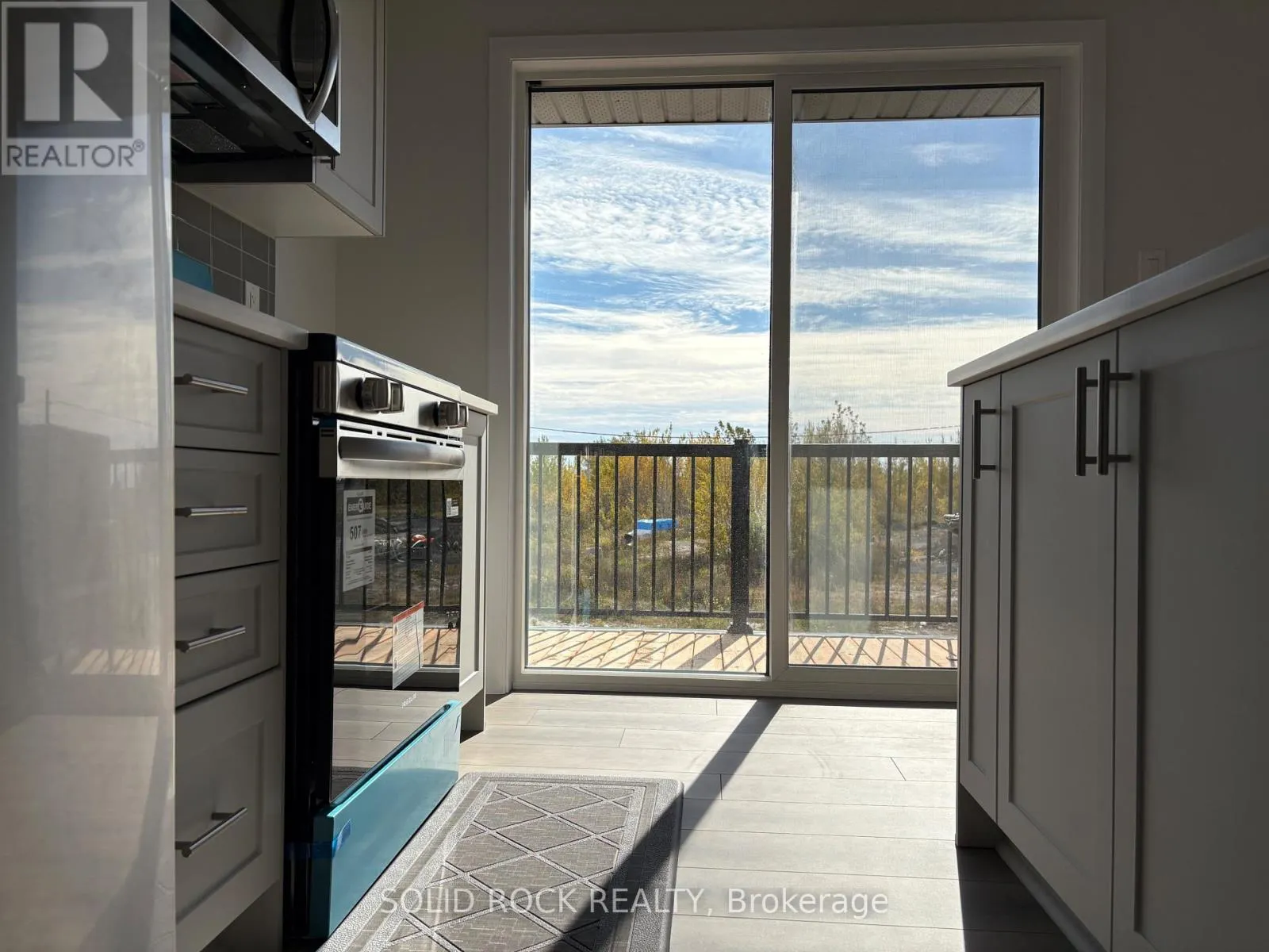 18 - 1001 GLENROY GILBERT DRIVE
