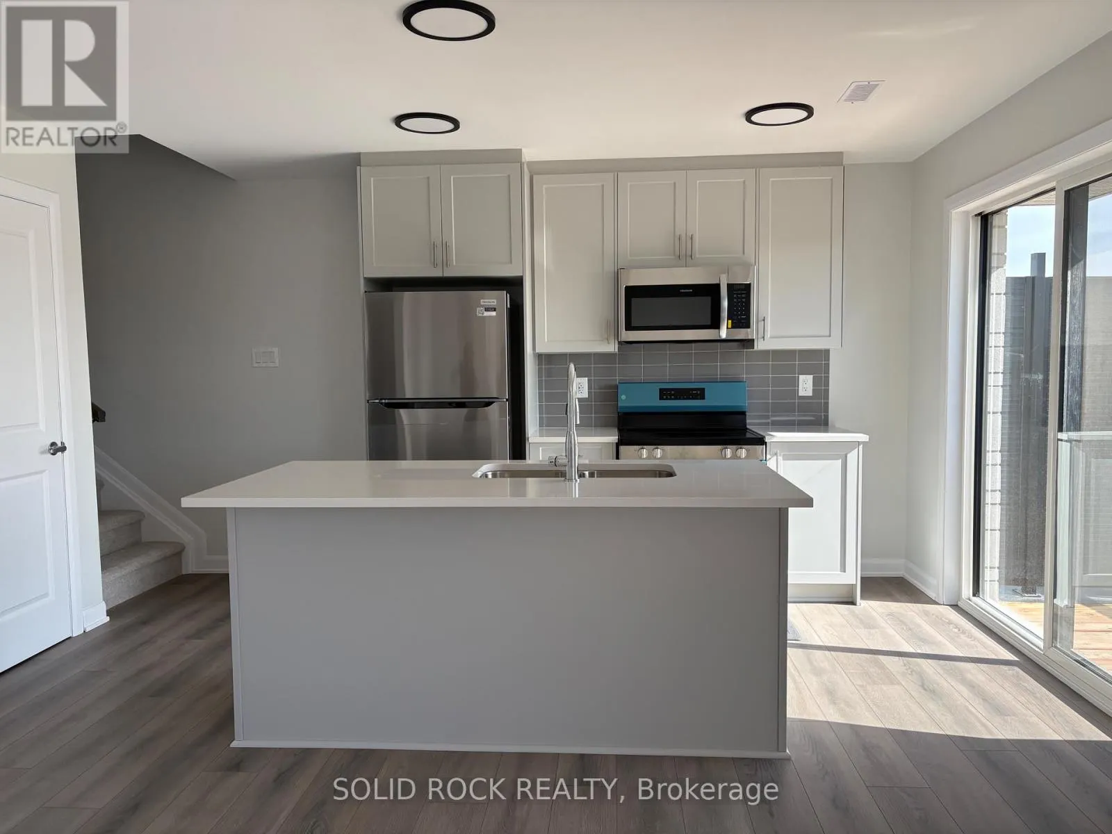 18 - 1001 GLENROY GILBERT DRIVE