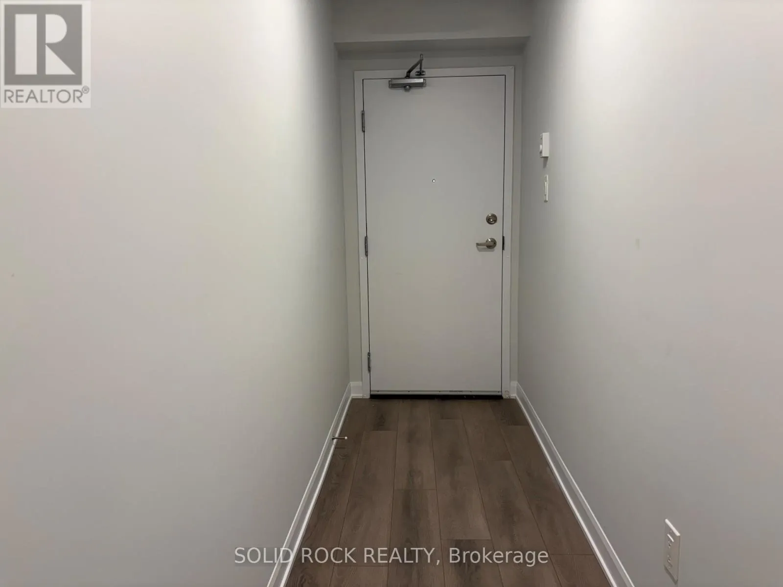18 - 1001 GLENROY GILBERT DRIVE