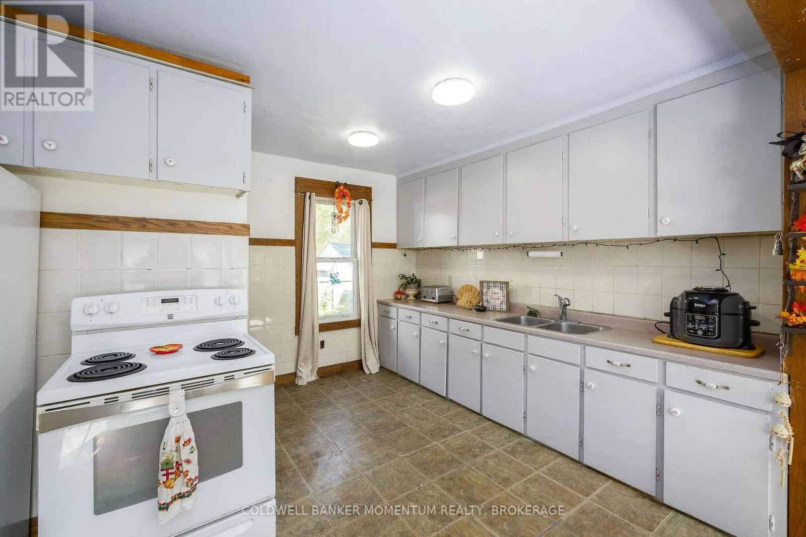 5542 HIGHLAND AVENUE