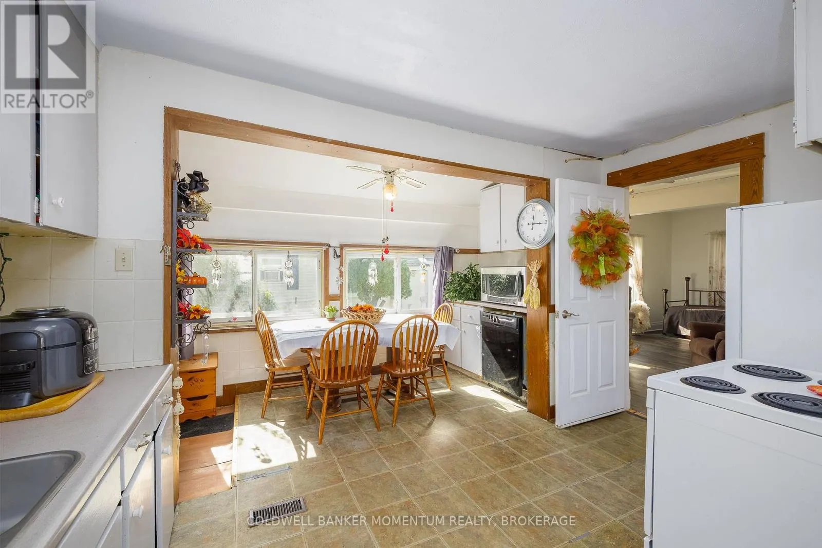 5542 HIGHLAND AVENUE