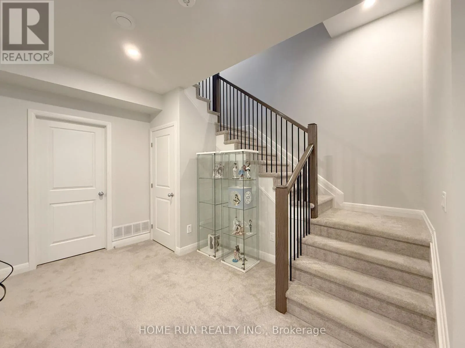 322 LYSANDER PLACE