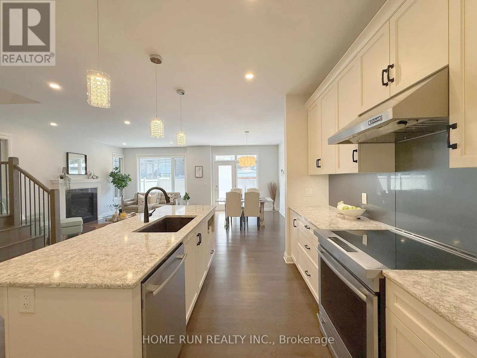322 LYSANDER PLACE