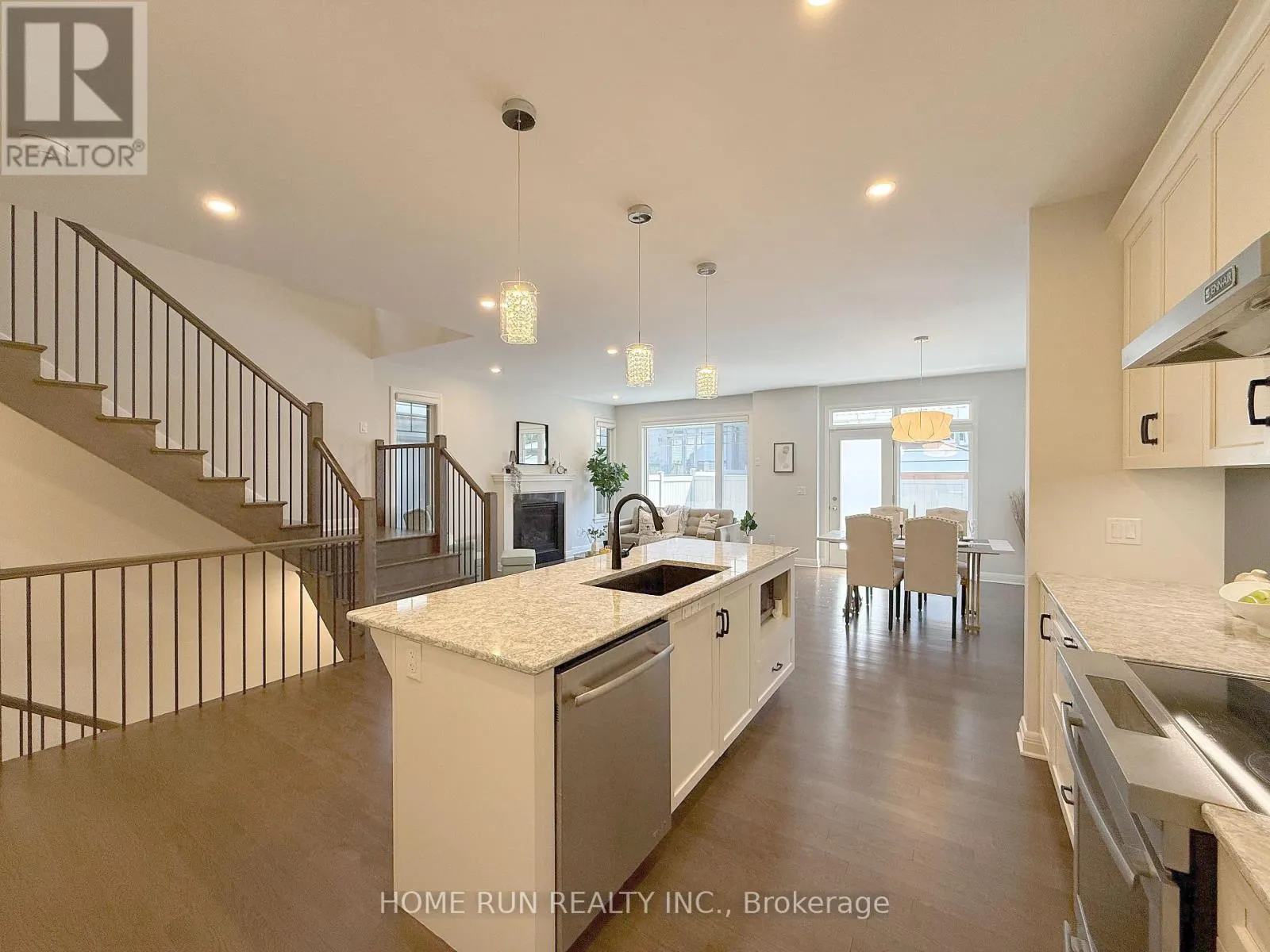 322 LYSANDER PLACE