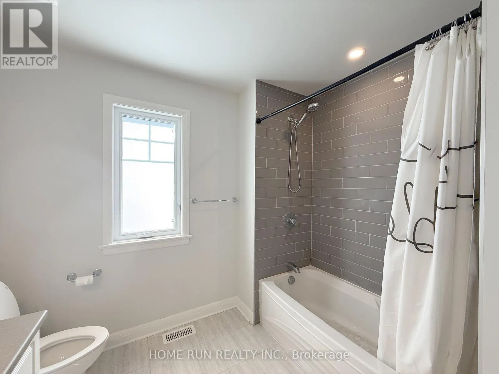 322 LYSANDER PLACE