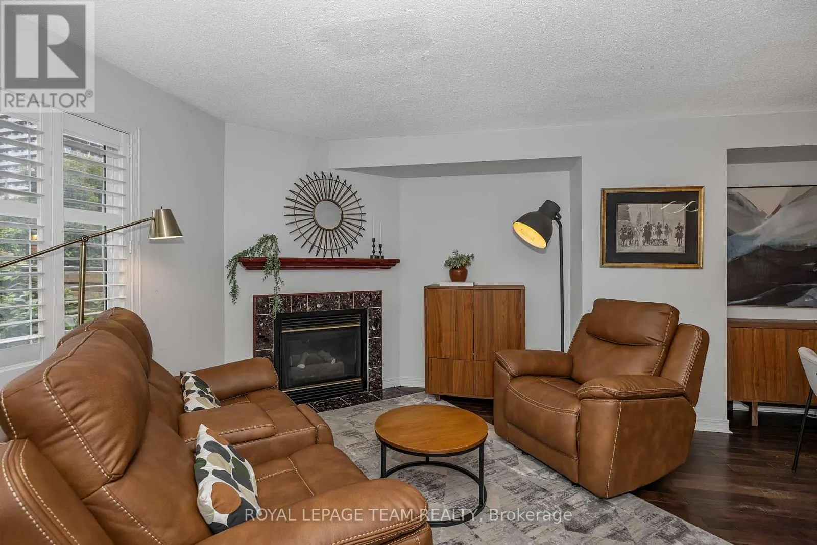9 - 583 TWEEDSMUIR AVENUE
