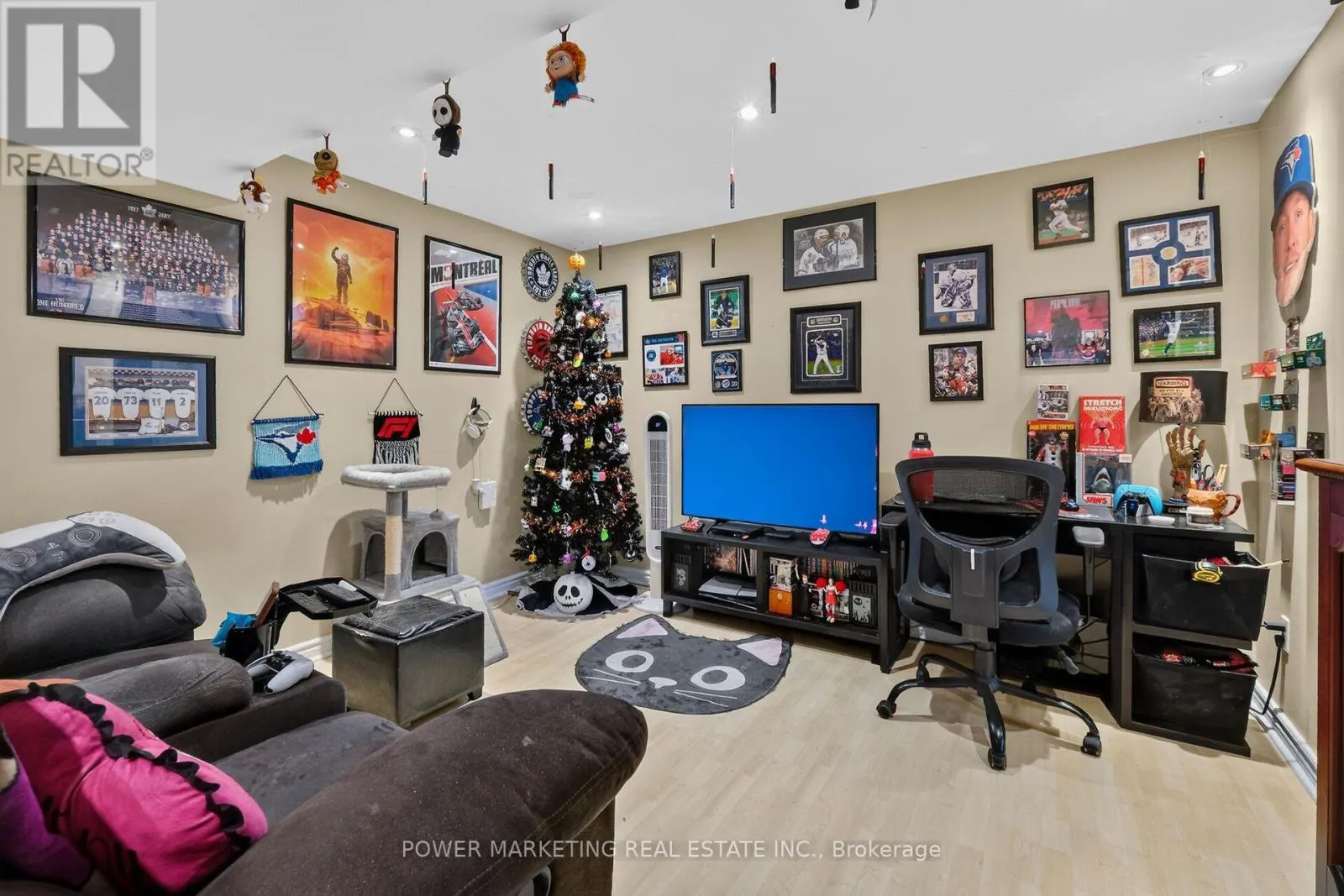 2213 FILLMORE CRESCENT