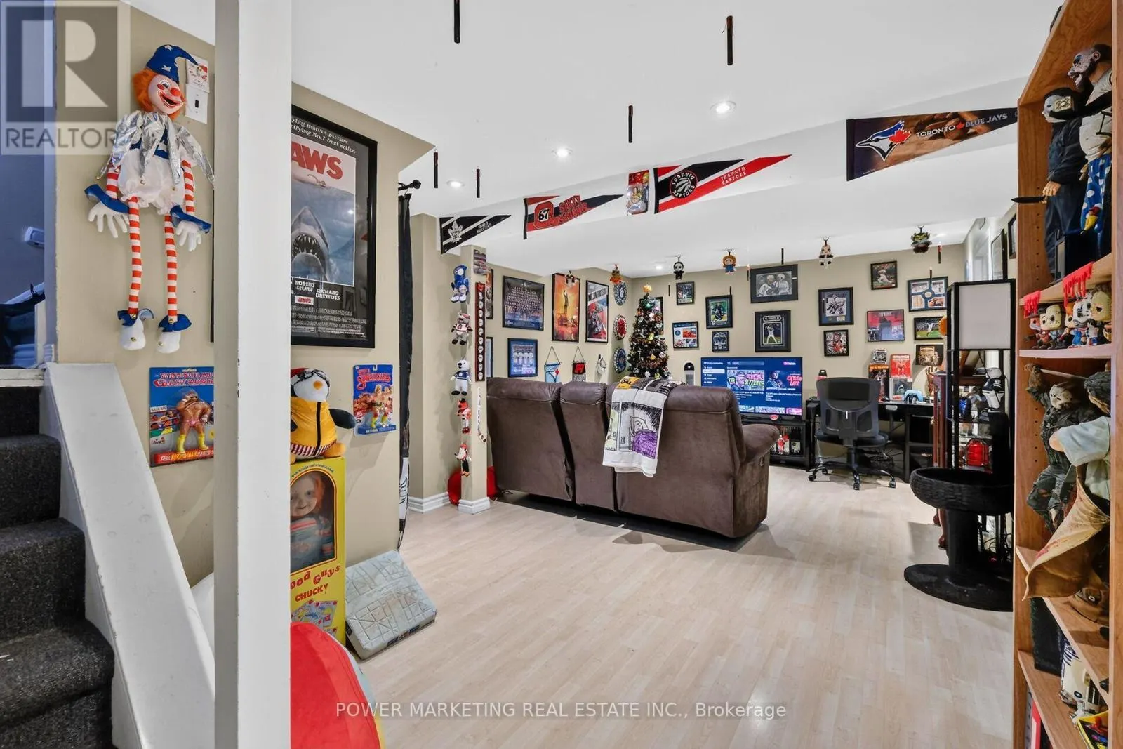2213 FILLMORE CRESCENT