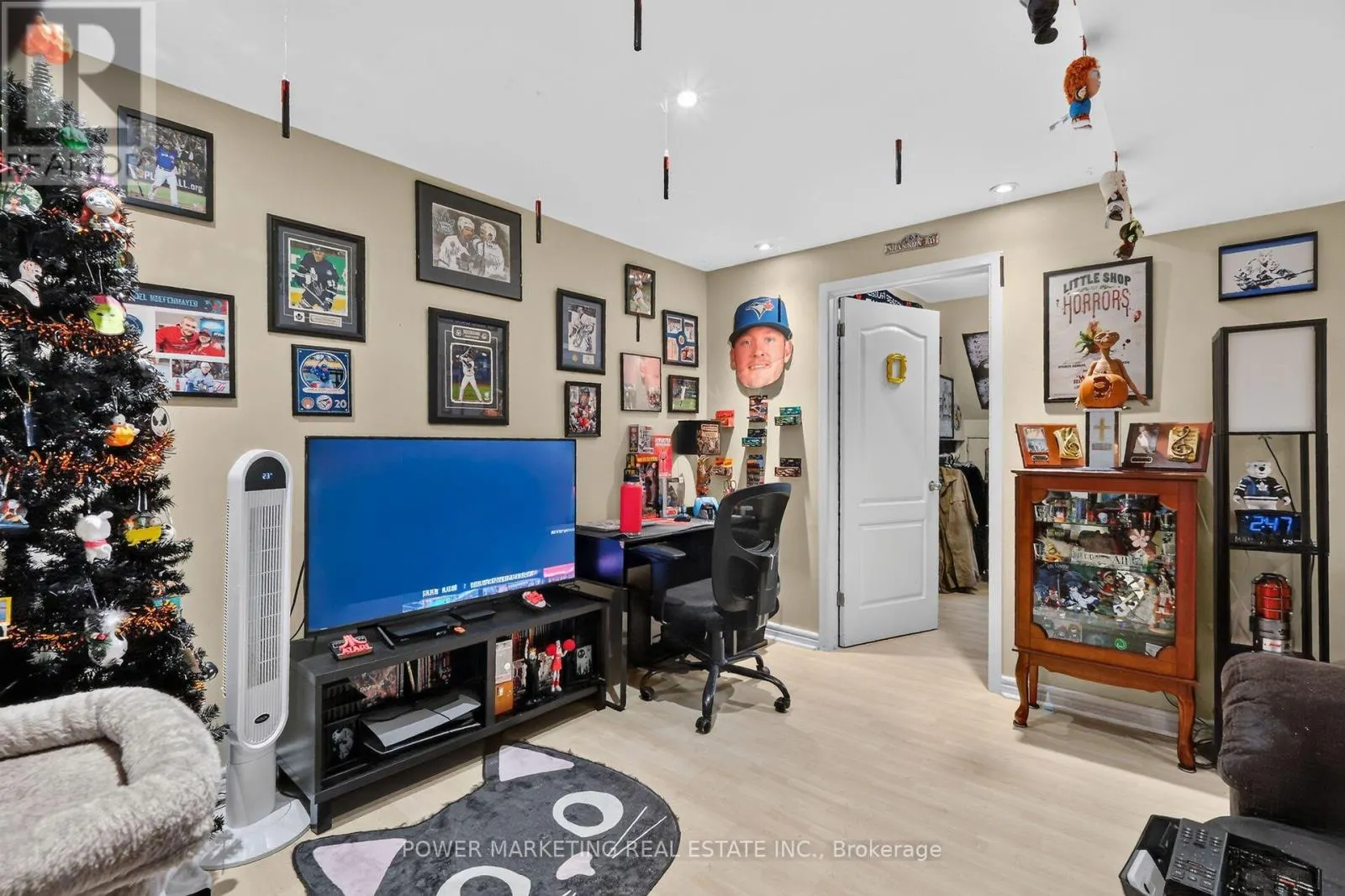 2213 FILLMORE CRESCENT