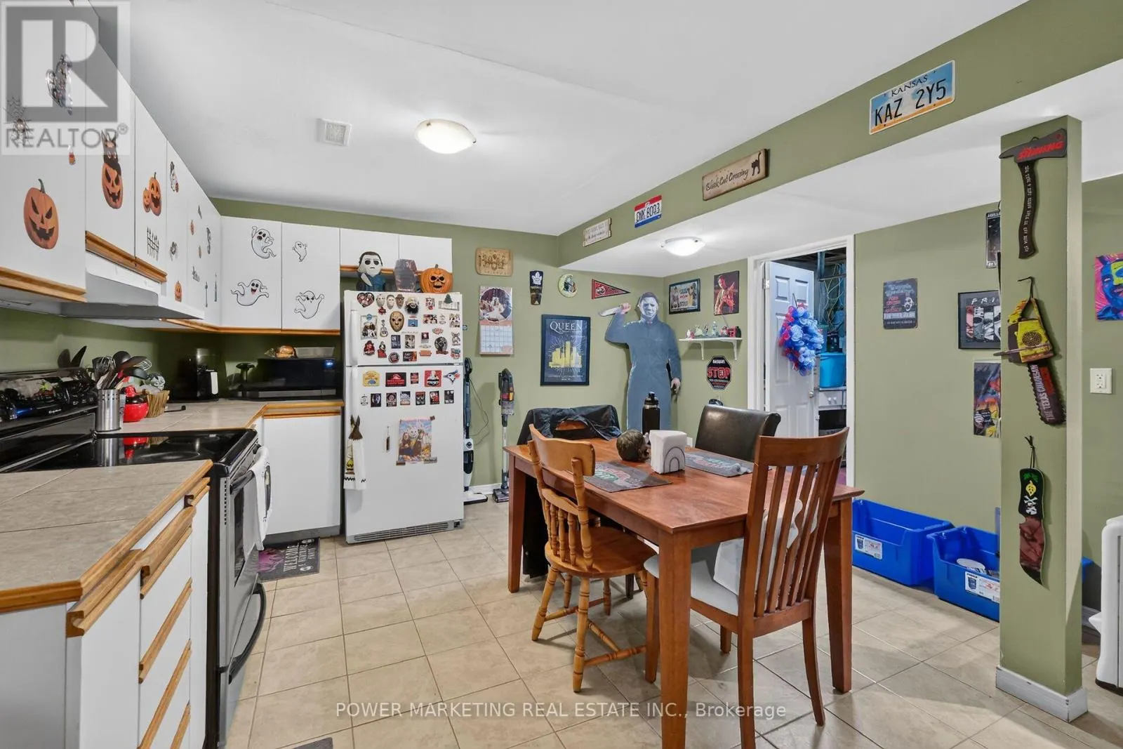 2213 FILLMORE CRESCENT