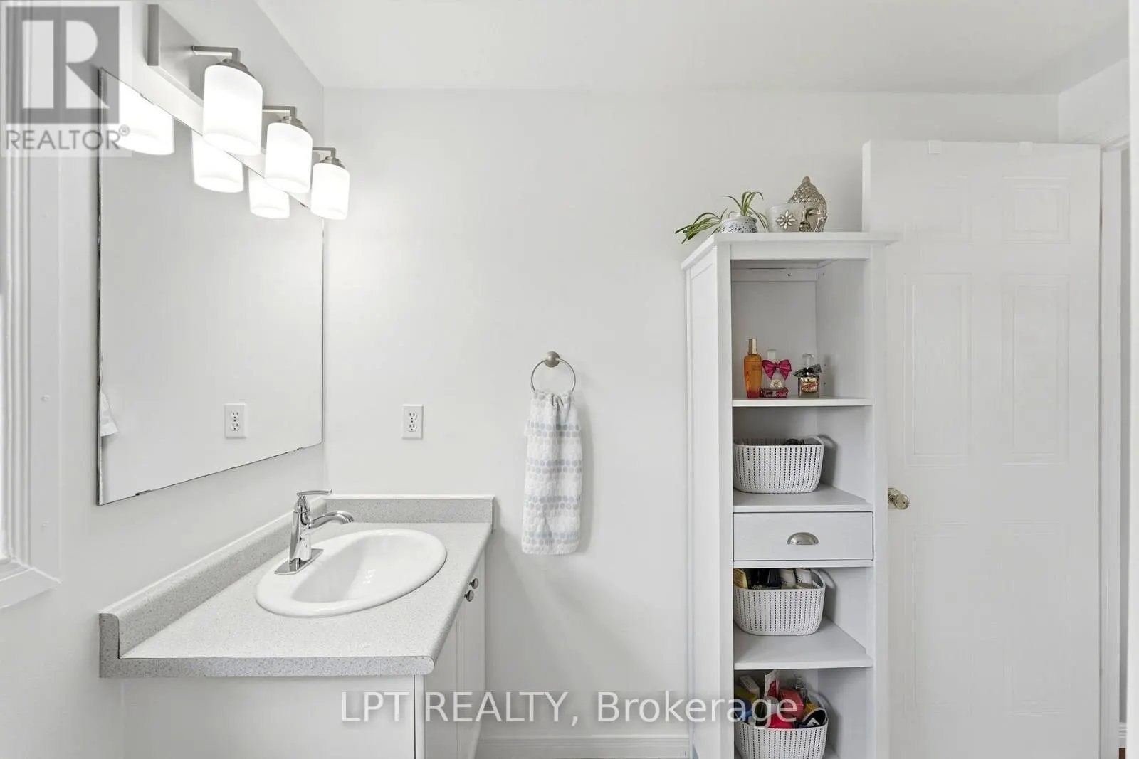 232 TAIT CRESCENT