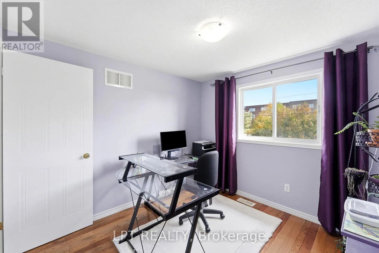 232 TAIT CRESCENT