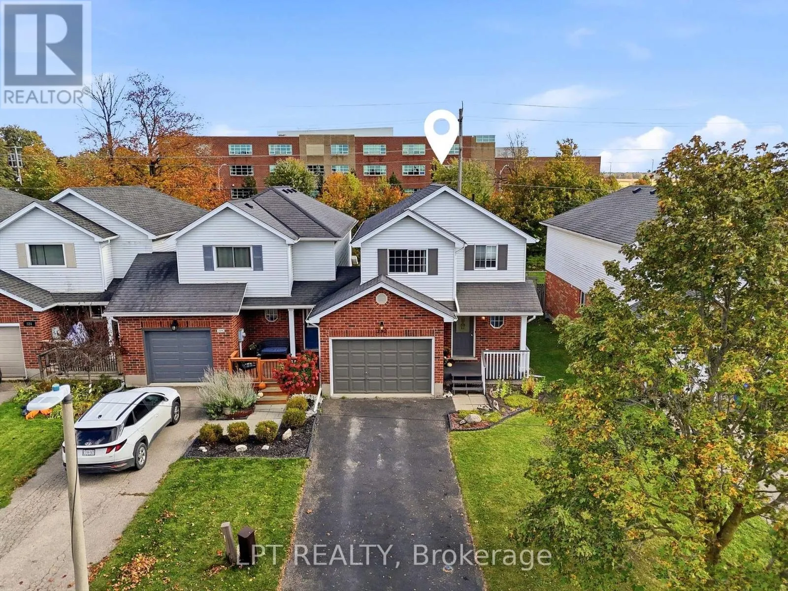 232 TAIT CRESCENT