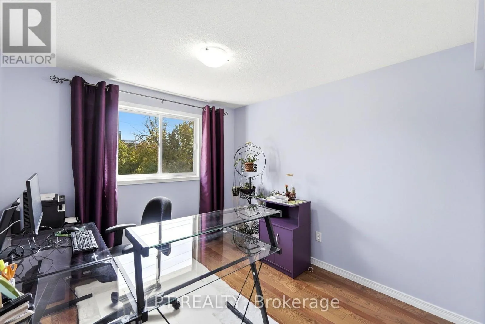 232 TAIT CRESCENT