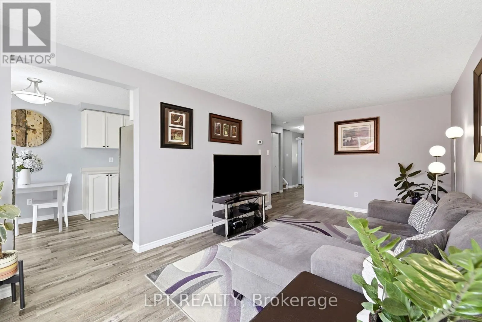 232 TAIT CRESCENT